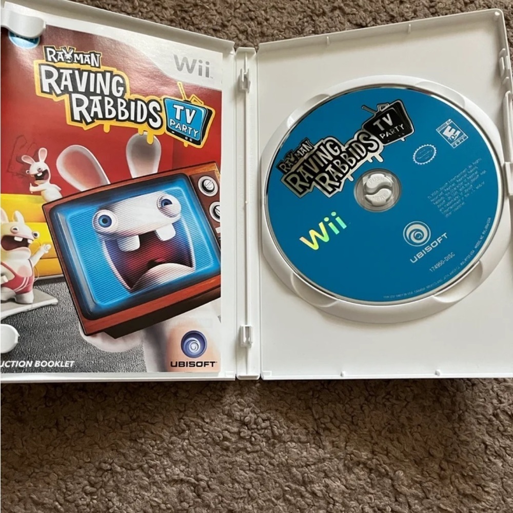 Wii Raving Rabbids Game Bundle - Picture 5 of 7